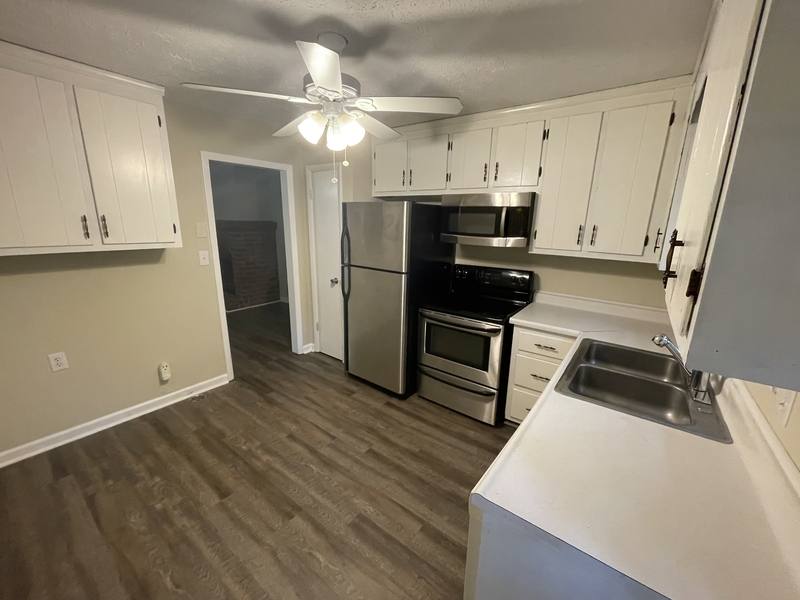 Apartment for rent at 1060 1062 Sourwood Court, Athens, GA 30606
