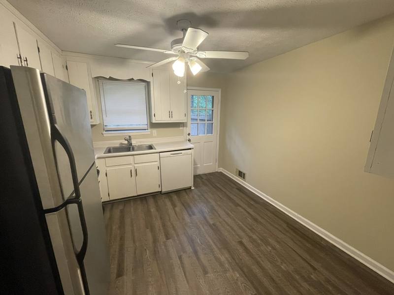 Apartment for rent at 1060 1062 Sourwood Court, Athens, GA 30606