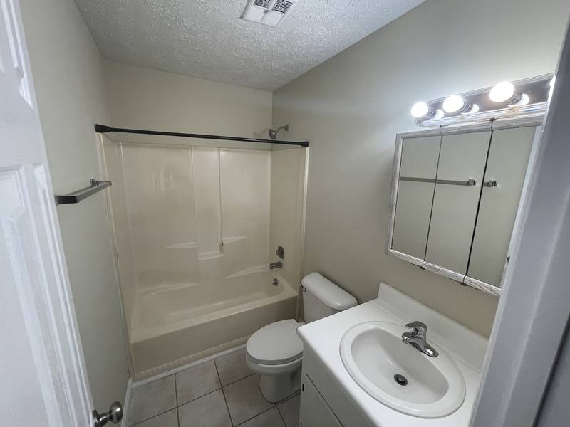 Apartment for rent at 1060 1062 Sourwood Court, Athens, GA 30606