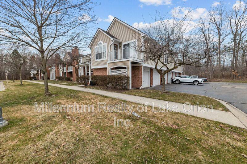 Condo for rent at 56103 Chesapeake Tr, Utica, MI 48317