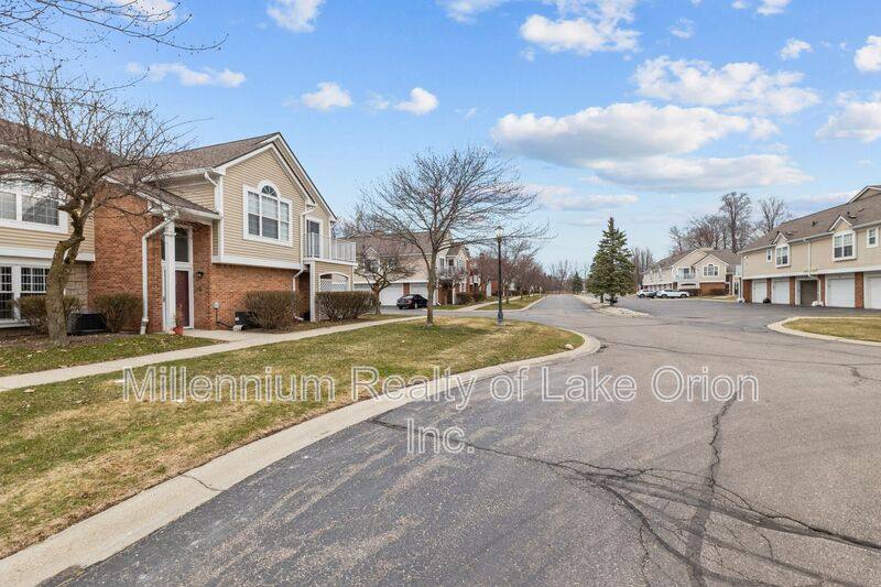 Condo for rent at 56103 Chesapeake Tr, Utica, MI 48317