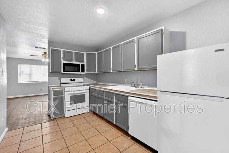 Apartment for rent at 905 Parmer Ave #B, Killeen, TX 76541