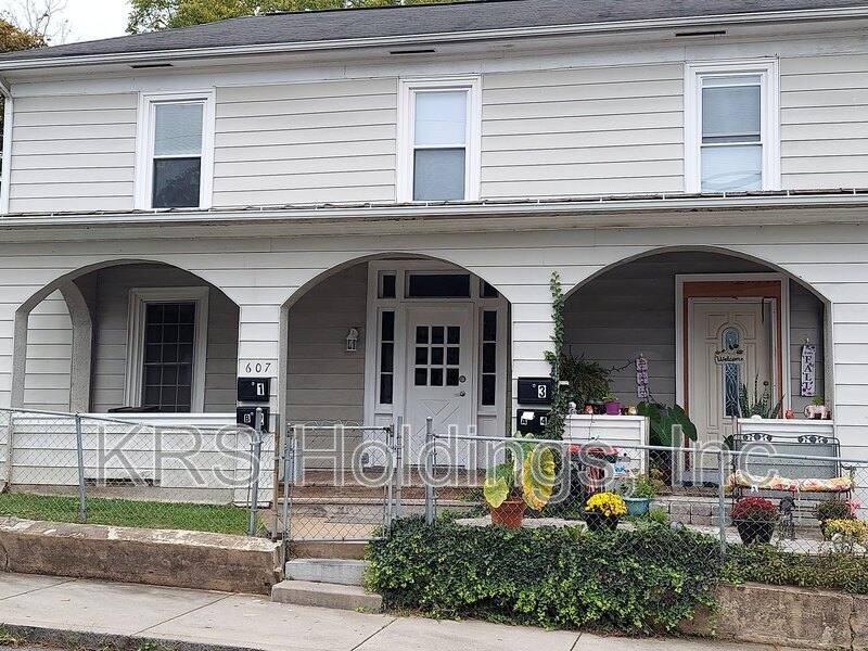 Apartment for rent at 607 Winthrop St #2, Staunton, VA 24401