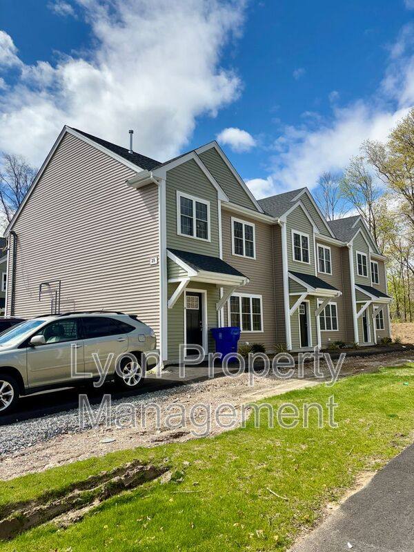 Townhouse for rent at 25 Johnson St #A, Taunton, MA 02780