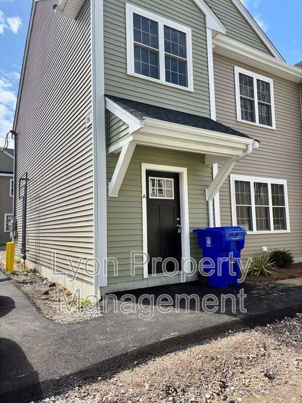 Townhouse for rent at 25 Johnson St #A, Taunton, MA 02780