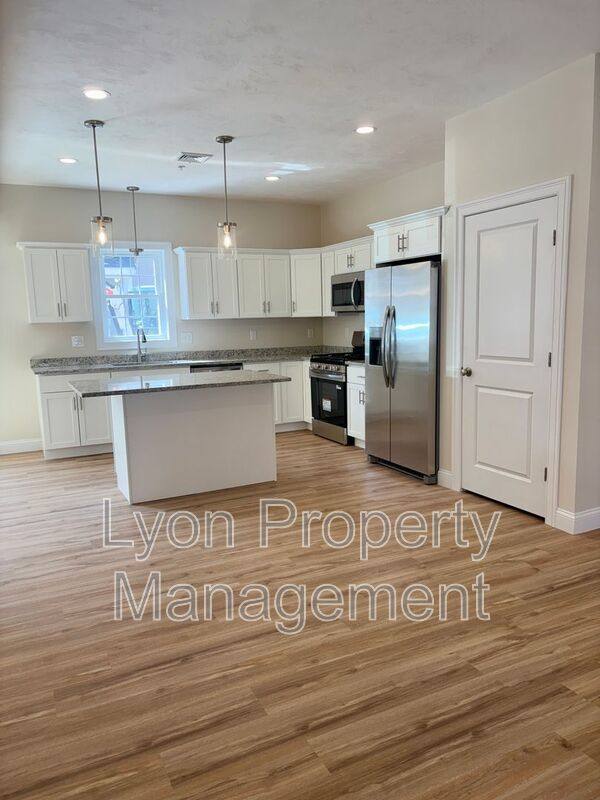 Townhouse for rent at 25 Johnson St #A, Taunton, MA 02780