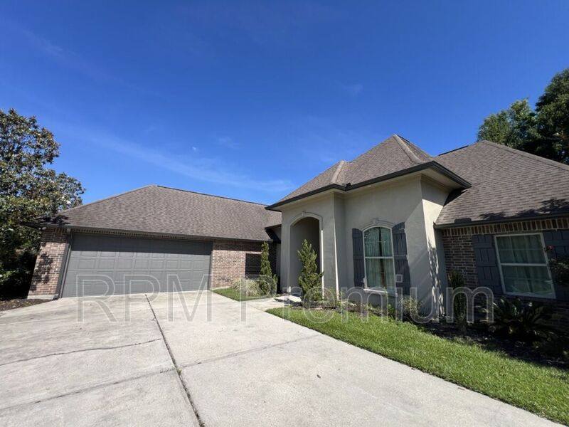 House for rent at 2913 Country Lakes Ave, Zachary, LA 70791