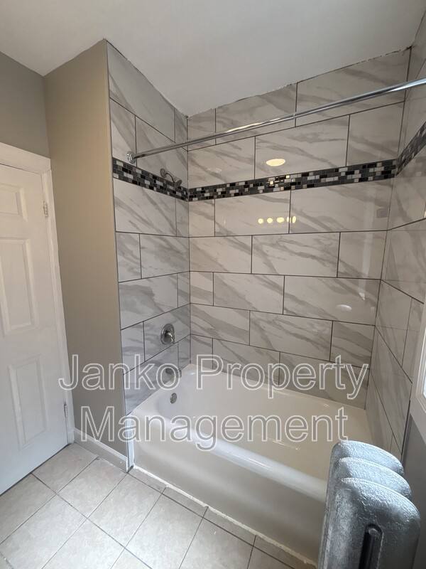 Apartment for rent at 8000 S Champlain Ave #2, Chicago, IL 60619