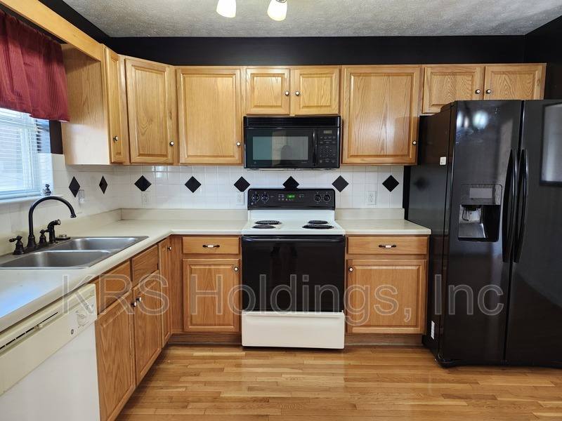 Townhouse for rent at 1210 Victorian Village Dr, Harrisonburg, VA 22802
