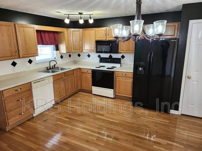 Townhouse for rent at 1210 Victorian Village Dr, Harrisonburg, VA 22802