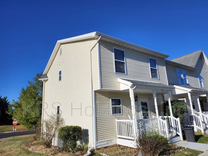 Townhouse for rent at 1210 Victorian Village Dr, Harrisonburg, VA 22802
