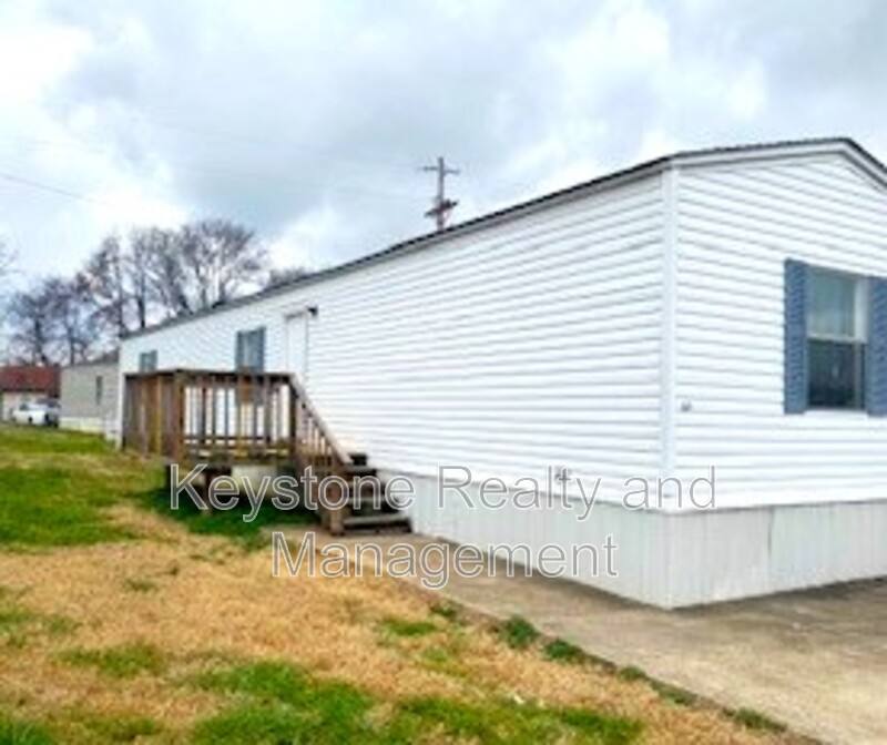 House for rent at 815 Monroe Lane, Oak Grove, KY 42262
