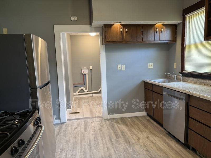 Apartment for rent at 229 W Allen St, Springfield, IL 62704