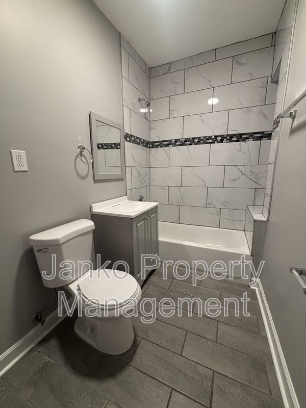 Apartment for rent at 3357 W 63rd Place #1A, Chicago, IL 60629