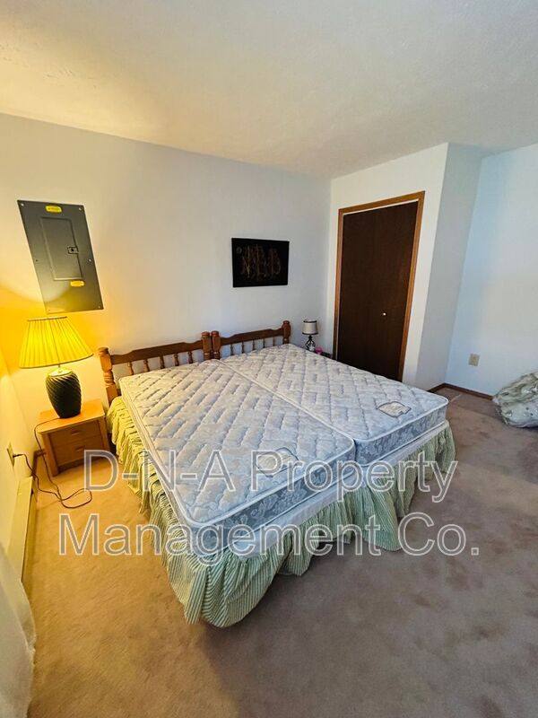 House for rent at 954 Country Place Dr #H623, Tobyhanna, PA 18466