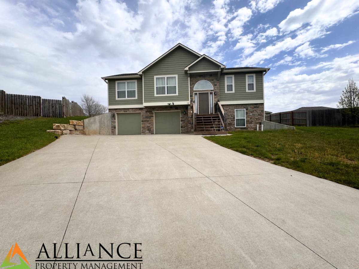 House for rent at 112 Quail Court, Saint George, KS 66535