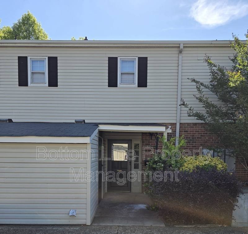 Townhouse for rent at 5949 Quail Hollow Rd #D, Charlotte, NC 28210
