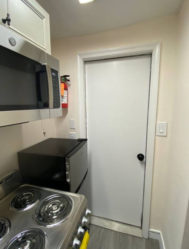 Apartment for rent at 1017 Pine St #1R, Philadelphia, PA 19107