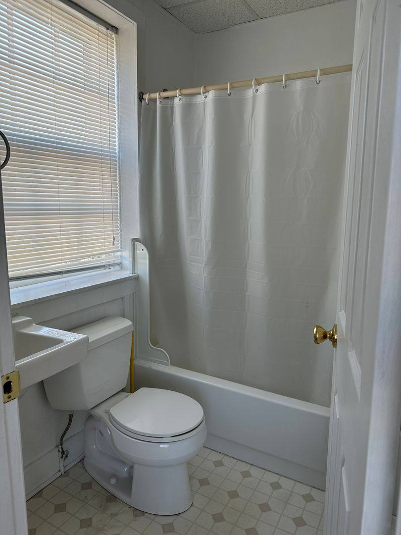 Apartment for rent at 418 N Loudoun St, Winchester, VA 22601