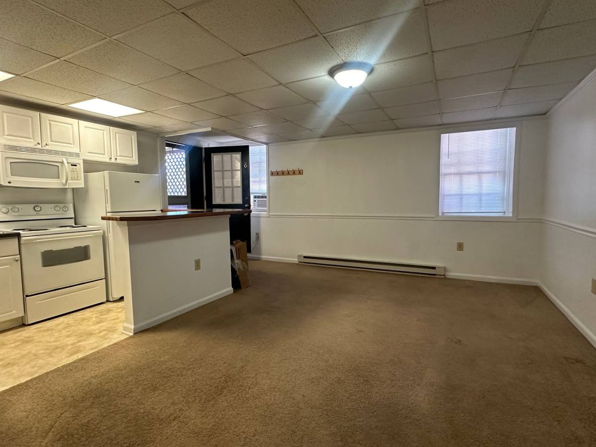 Apartment for rent at 418 N Loudoun St, Winchester, VA 22601