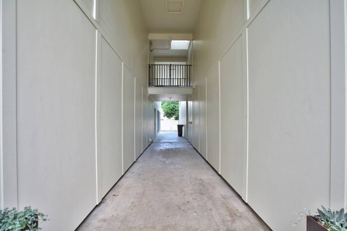 Townhouse for rent at 924 E 51st St, Austin, TX 78751