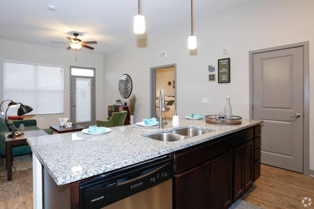 Apartment for rent at 115 Dayton St, Hamilton, OH 45011
