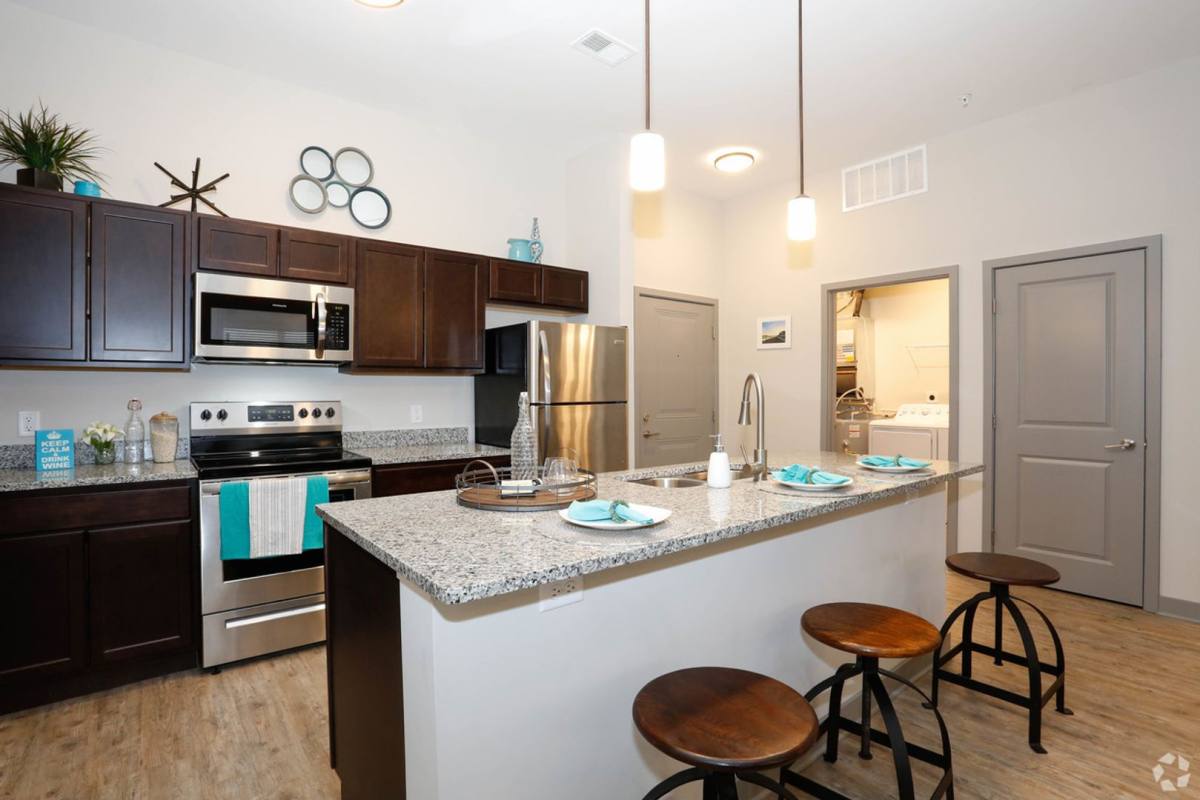 Apartment for rent at 115 Dayton St, Hamilton, OH 45011