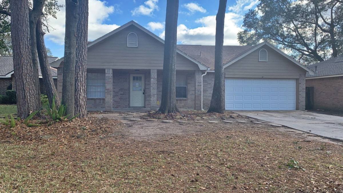 House for rent at 3730 Village Grove Dr, Humble, TX 77396