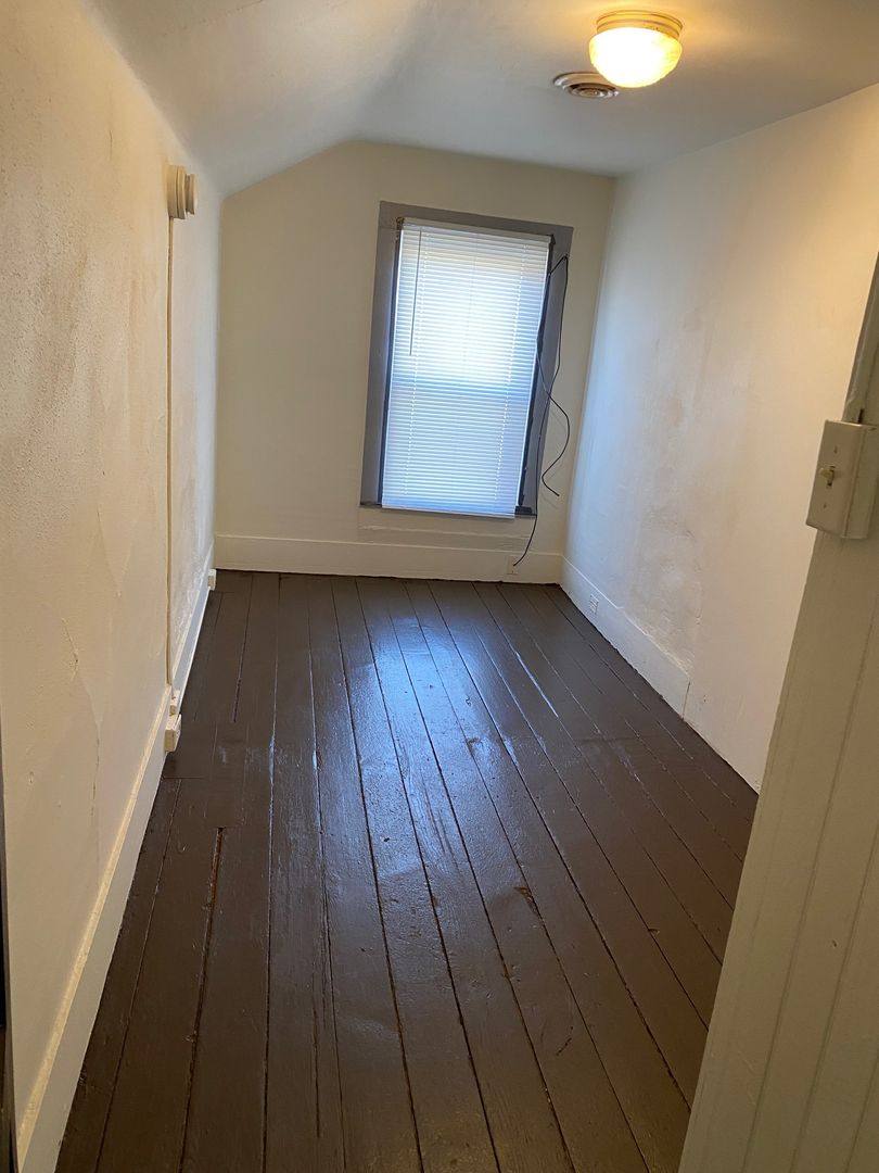 Apartment for rent at 324-324 1 2 5th Ave, Eau Claire, WI 54703