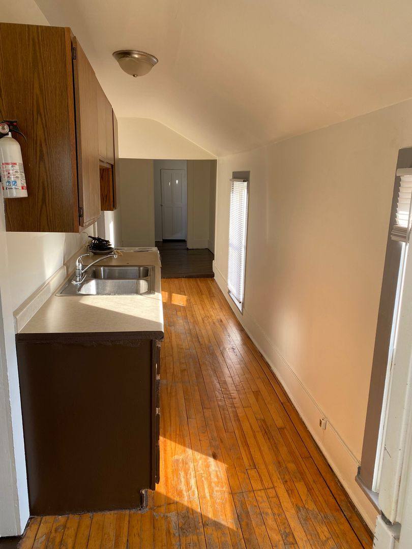 Apartment for rent at 324-324 1 2 5th Ave, Eau Claire, WI 54703