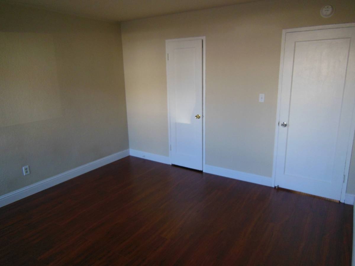 Apartment for rent at 439-441 Alden St, Redwood City, CA 94063