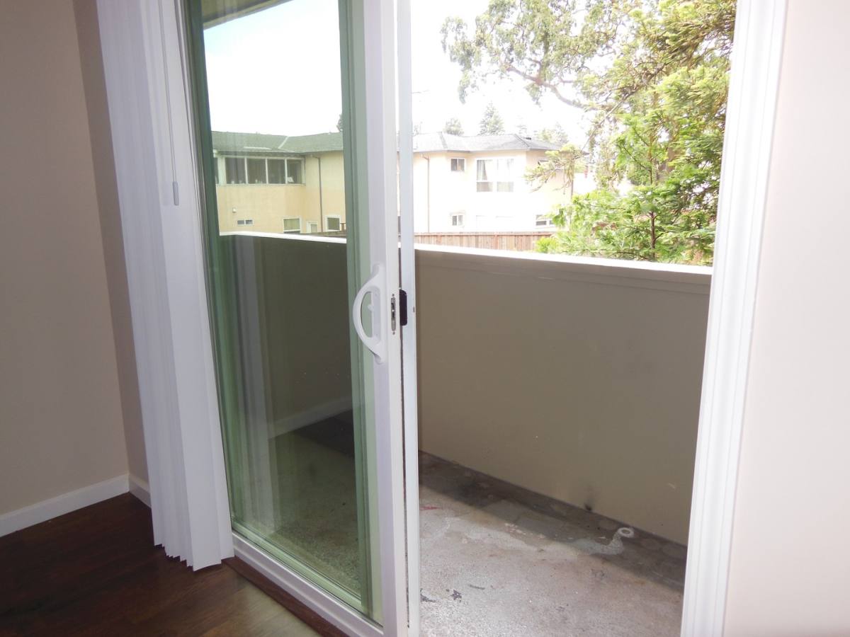 Apartment for rent at 485 Redwood Ave, Redwood City, CA 94061