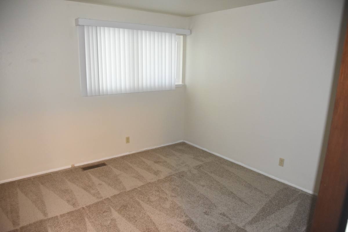 Apartment for rent at 1839 Woodside Rd, Redwood City, CA 94061