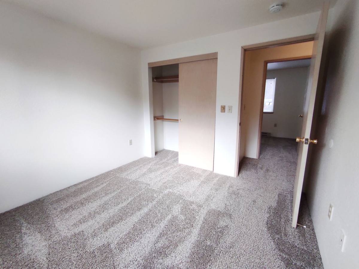 Pickett Park, 1430-1460 SW Bertha Blvd, Portland, OR 97219 - Apartment for Rent - Image 5