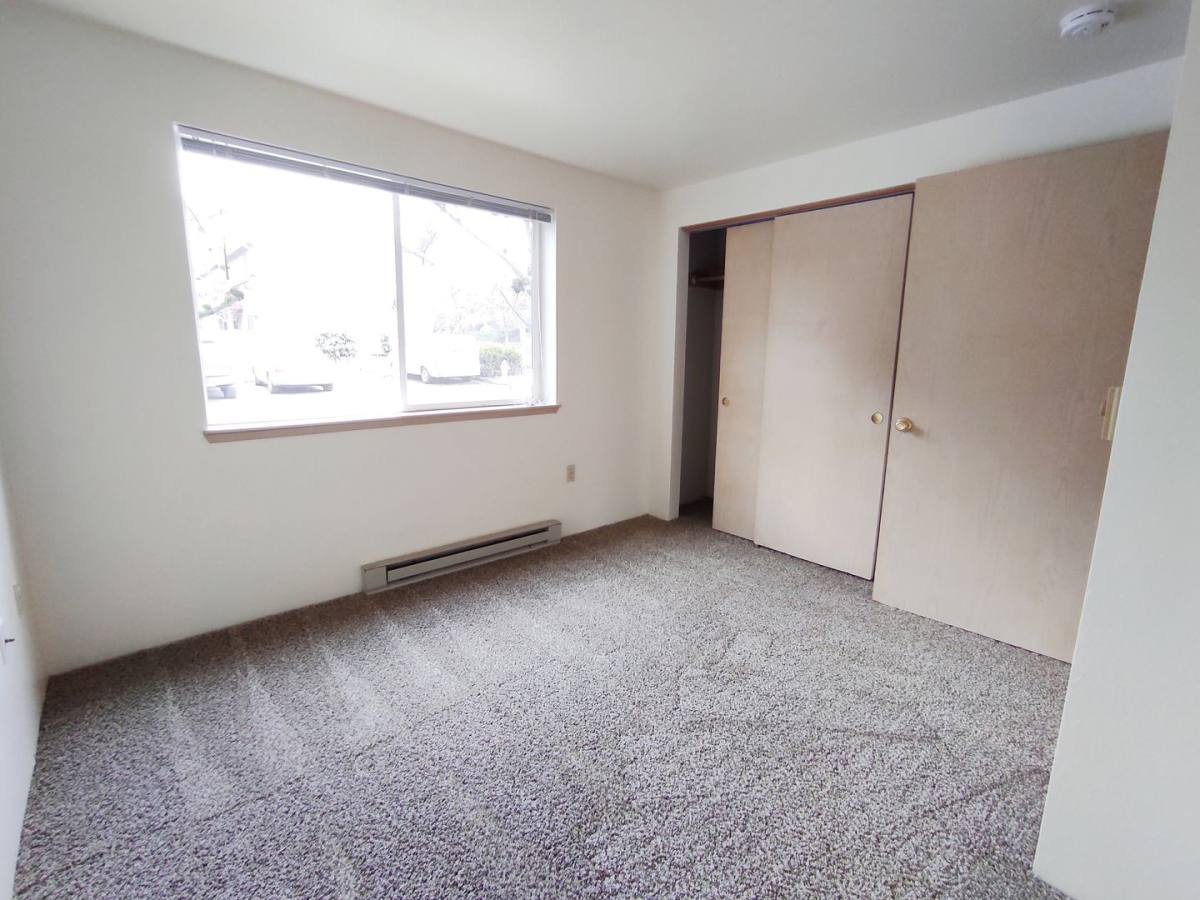 Pickett Park, 1430-1460 SW Bertha Blvd, Portland, OR 97219 - Apartment for Rent - Image 7