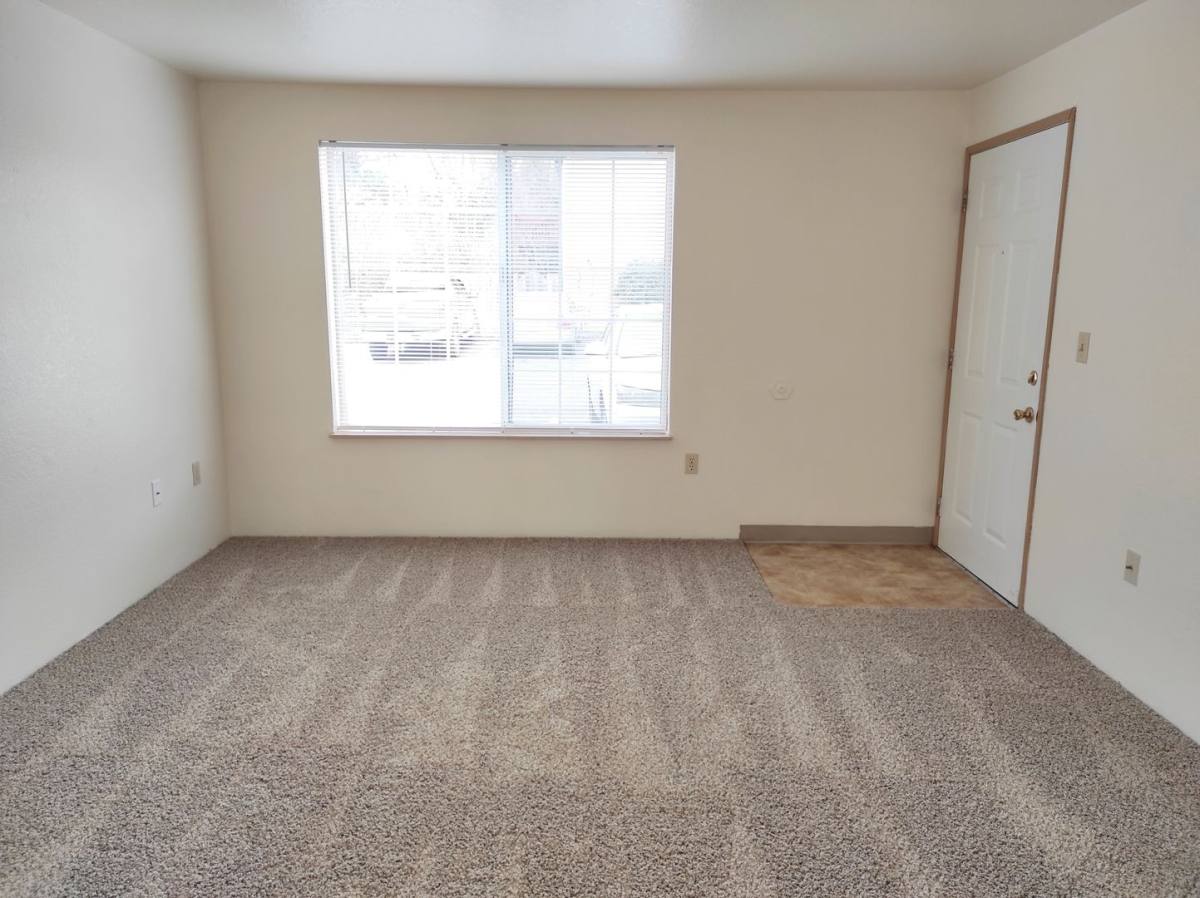 Pickett Park, 1430-1460 SW Bertha Blvd, Portland, OR 97219 - Apartment for Rent - Image 8