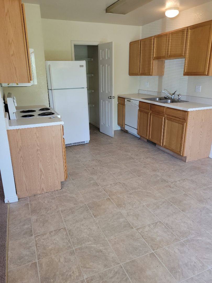 Apartment for rent at 631 Scottsvale Dr, Rolla, MO 65401
