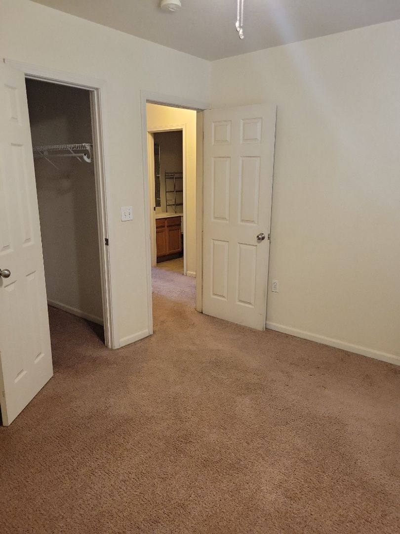Apartment for rent at 631 Scottsvale Dr, Rolla, MO 65401