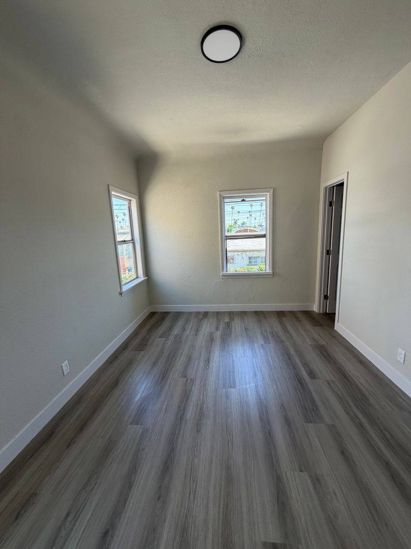 Apartment for rent at 1044 W 42nd Place, Los Angeles, CA 90037