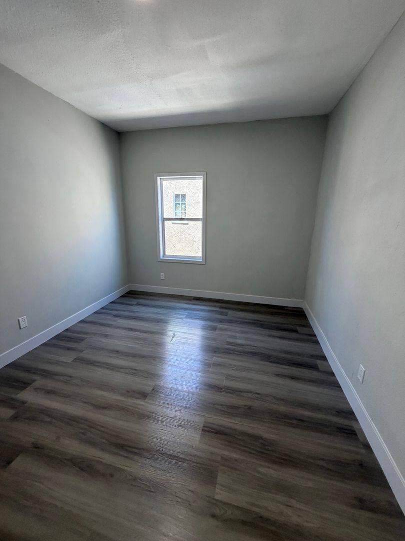 Apartment for rent at 1044 W 42nd Place, Los Angeles, CA 90037