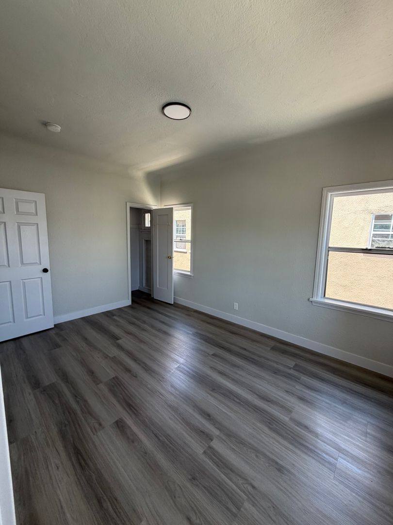 Apartment for rent at 1044 W 42nd Place, Los Angeles, CA 90037