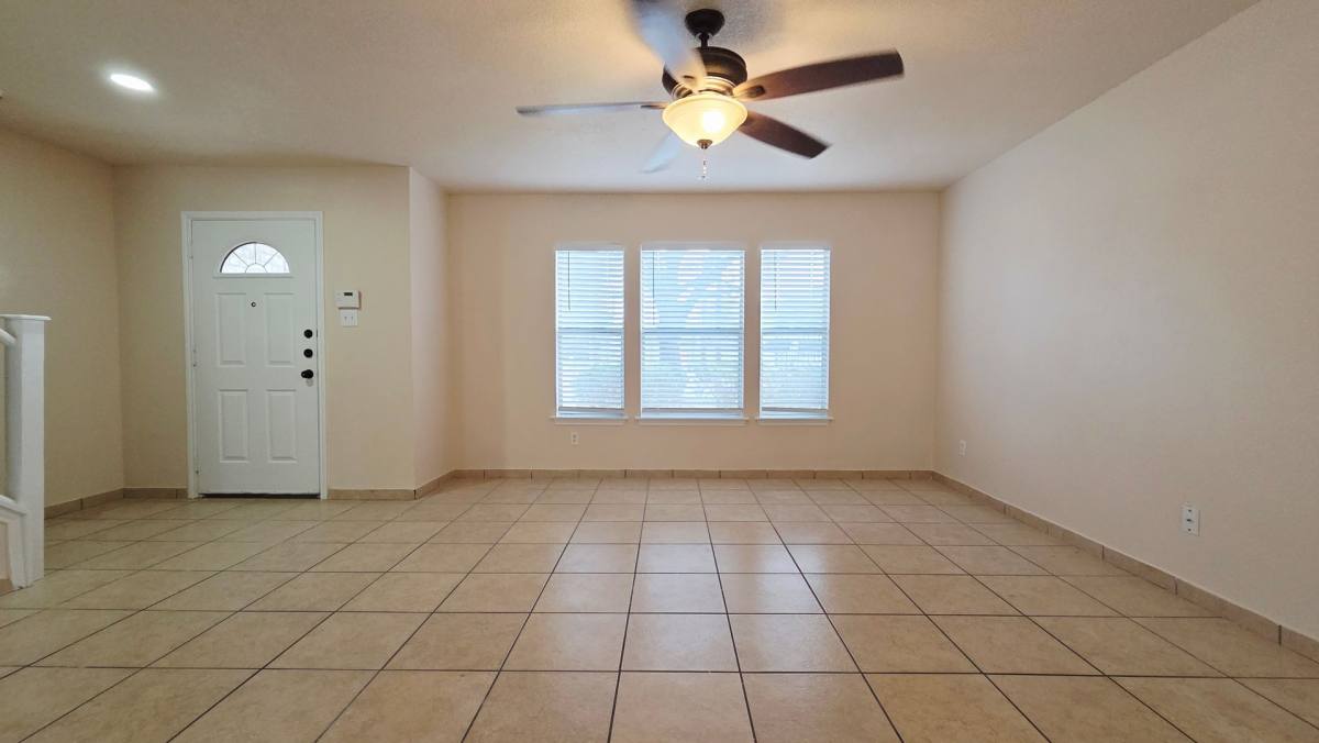 House for rent at 402 Empresario Dr, San Antonio, TX 78253