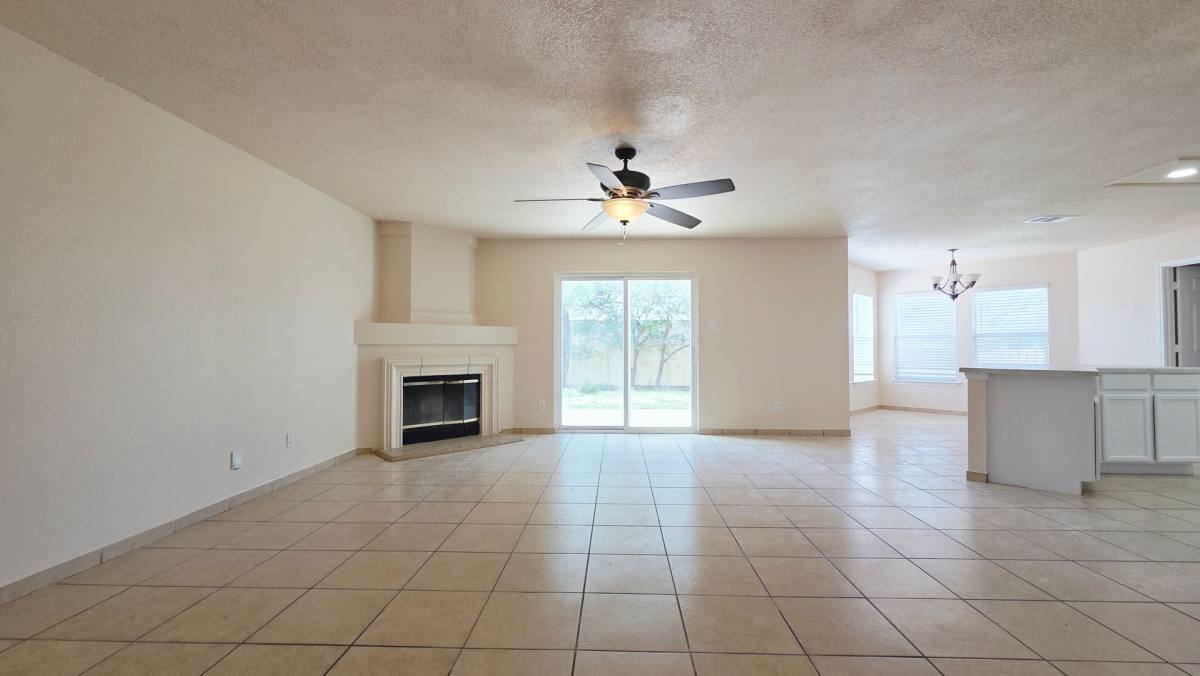 House for rent at 402 Empresario Dr, San Antonio, TX 78253