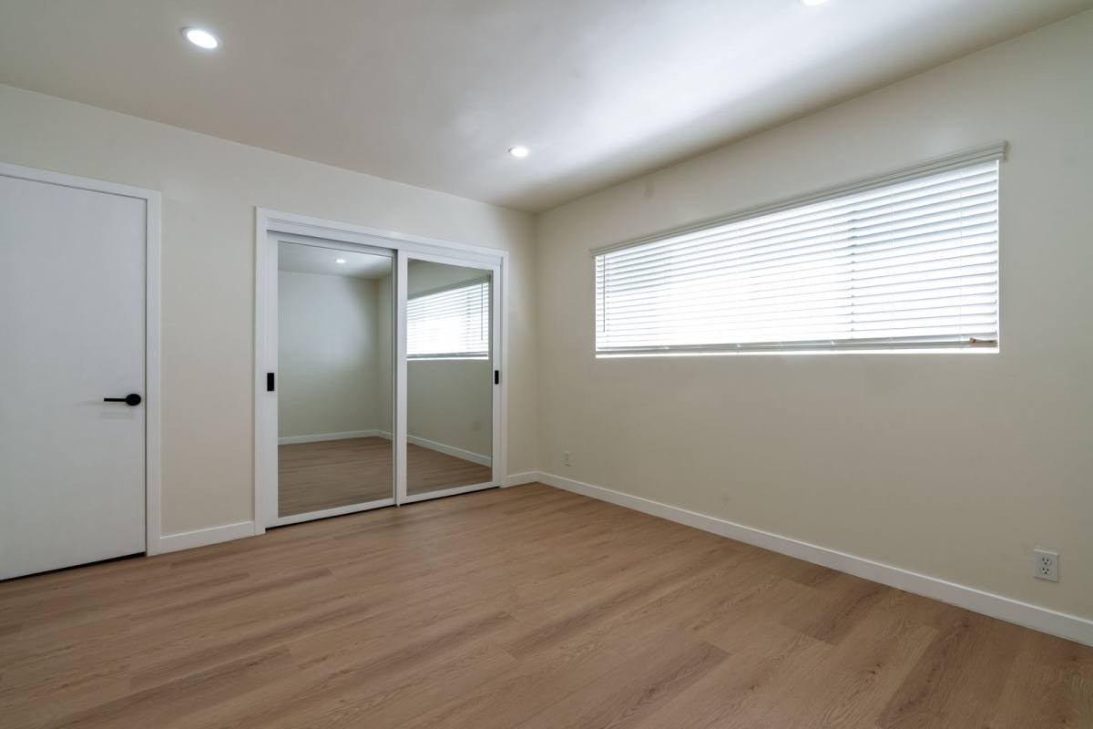 Apartment for rent at 3525 Jasmine Ave, Los Angeles, CA 90034