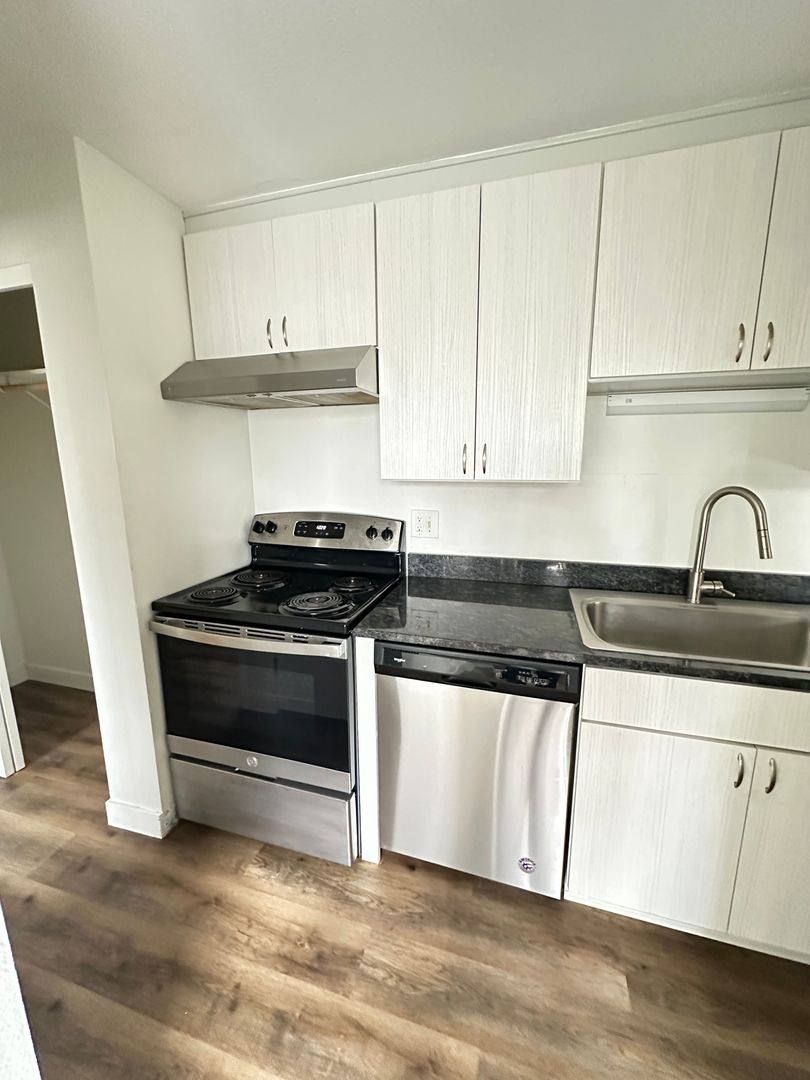 Apartment for rent at 3377 S Clarkson St, Englewood, CO 80113