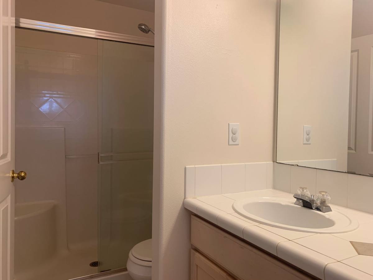 House for rent at 12219 SE 38th St, Bellevue, WA 98006