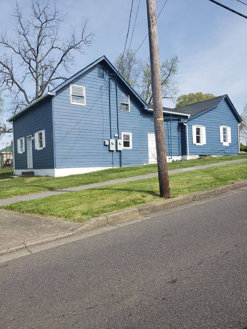 Townhouse for rent at 224 Lamont St, Johnson City, TN 37601