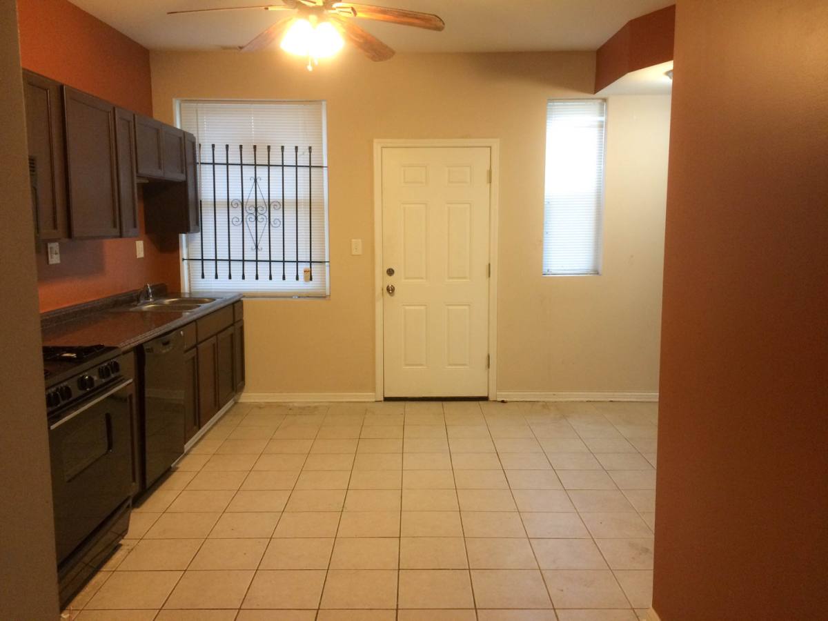 Apartment for rent at 7014-18 S Sangamon, Chicago, IL 60621