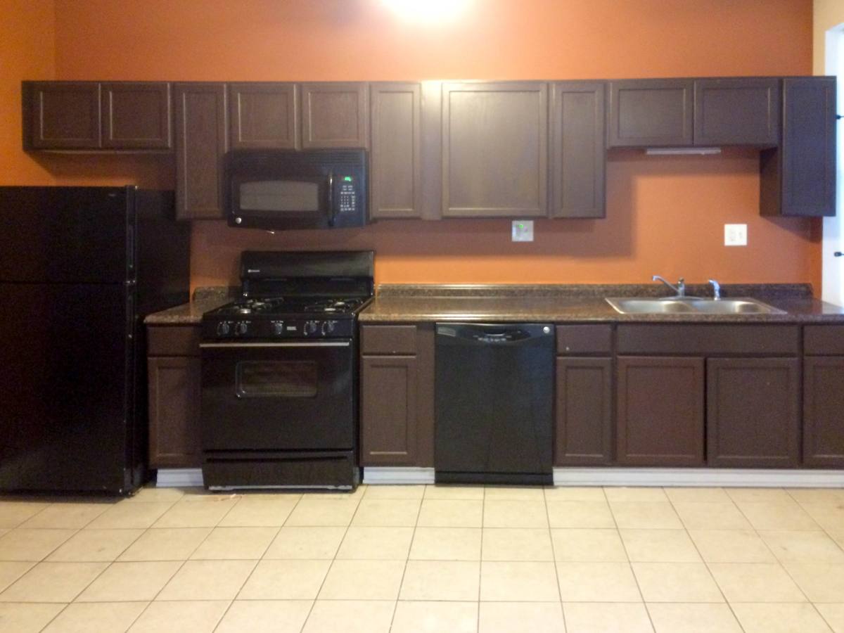 Apartment for rent at 7014-18 S Sangamon, Chicago, IL 60621