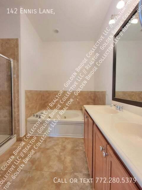 Townhouse for rent at 142 Ennis Lane, Jupiter, FL 33458